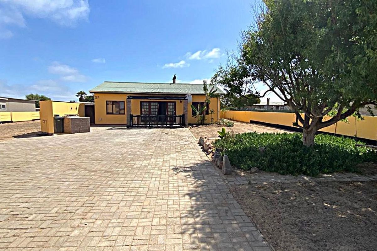 Dive Into Coastal Bargain: Your Henties Bay Dream Home Awaits! - Photo 2