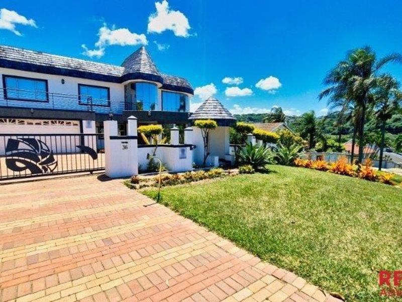 6 Bedroom Home for sale in Umhlatuzana - Photo 1