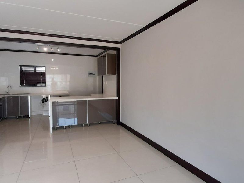 Modern, Secure Living in Cedar Acres – Stylish 3-Bedroom Rental Opportunity - Photo 5