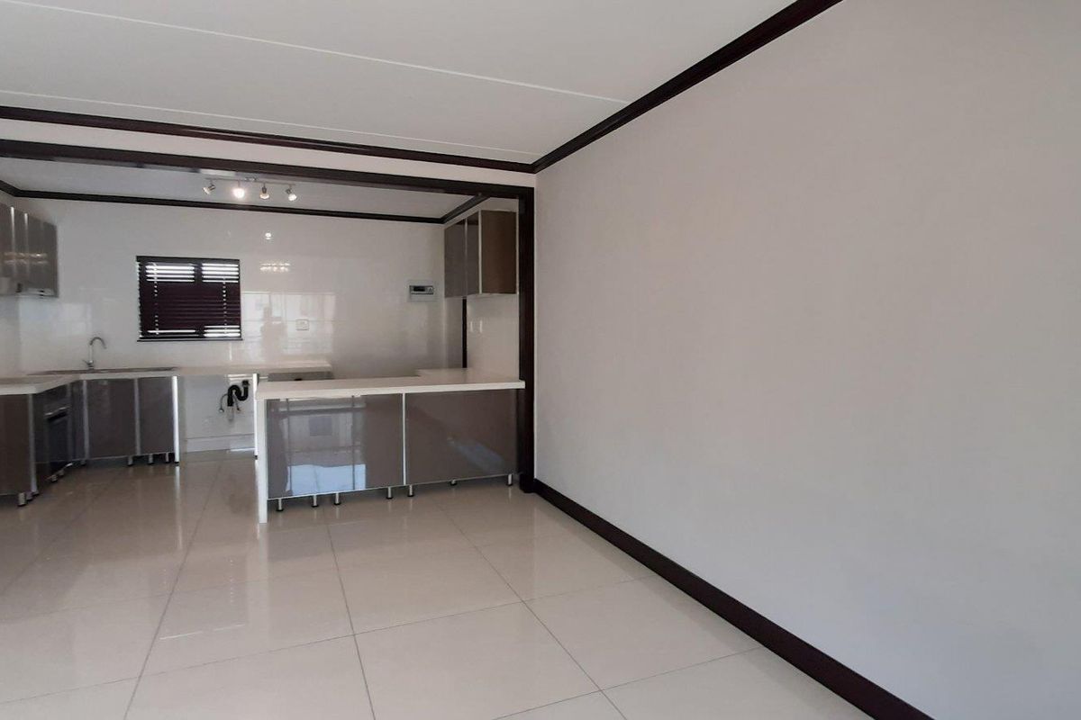 Modern, Secure Living in Cedar Acres – Stylish 3-Bedroom Rental Opportunity - Photo 5
