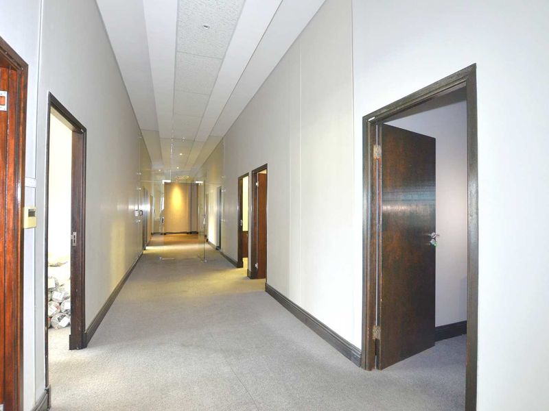 Commercial Office Space available - TO LET in Dal Josafat - Photo 9