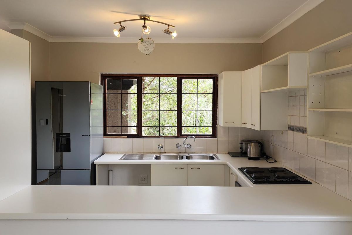 Pet Friendly 2 Bedroom House with lovely garden - Photo 4