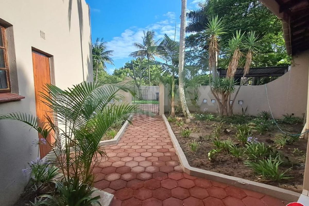 Spacious 5-Bedroom Furnished Contractor Accommodation with Pool, Braai, and Double Garage - Photo 2