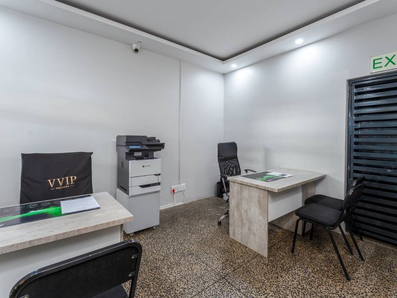 Stunning Commercial Space In Goodwood - Photo 2