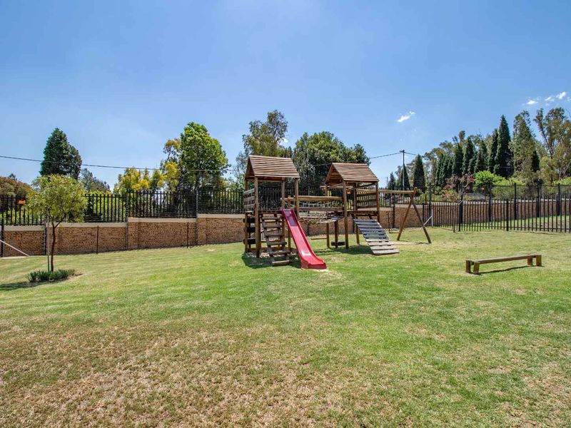 NEAT 2 BED 2 BATH APPARTMENT. SUITABLE FOR A SMALL FAMILY . - Photo 6