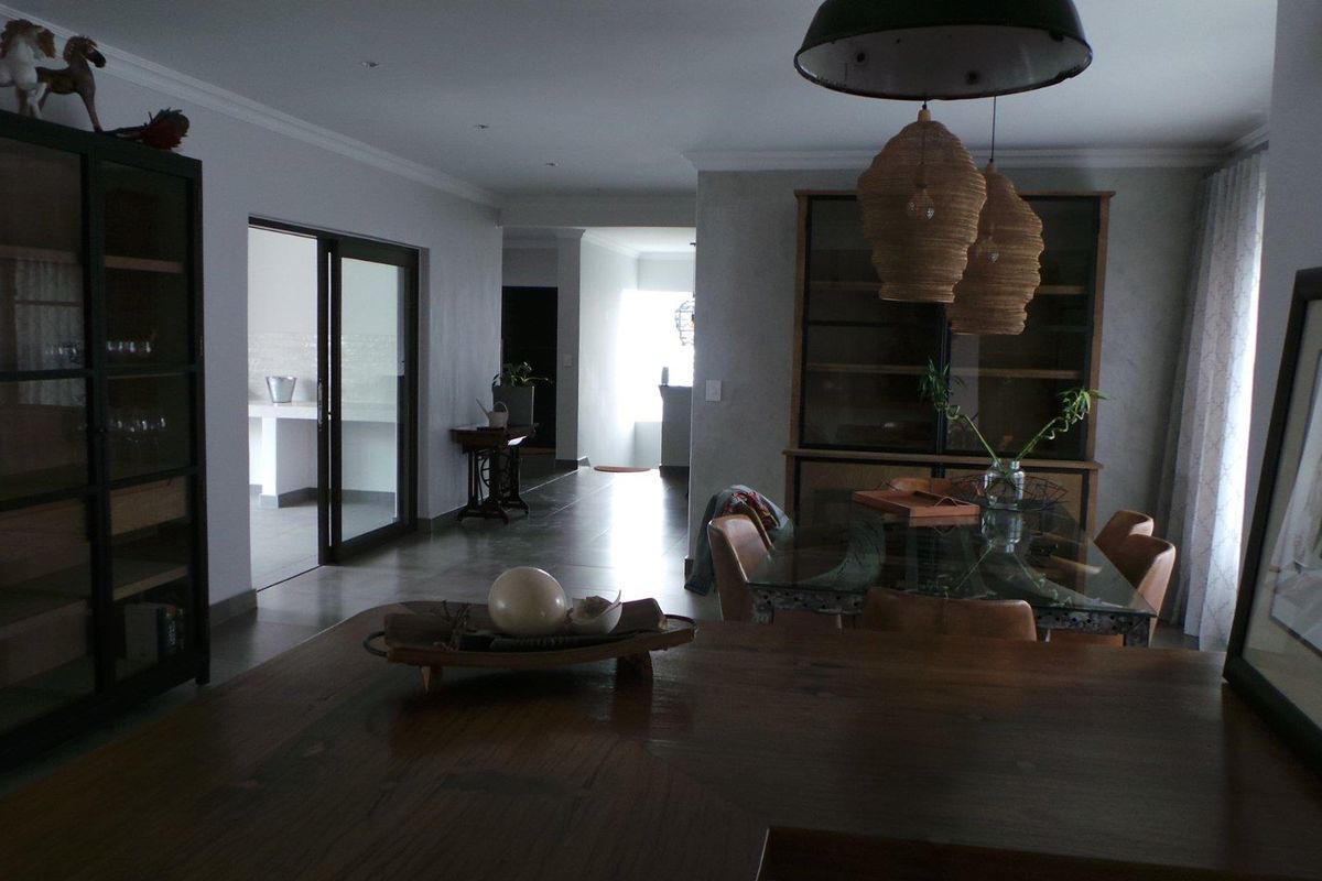 Perfect Masterpiece! Prime Location! - Photo 3