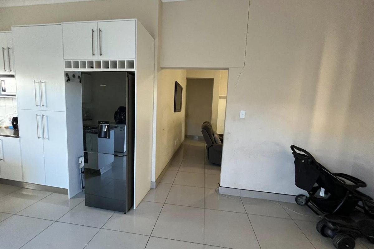 Modern Three bedroom home for sale in Khomasdal - Photo 2