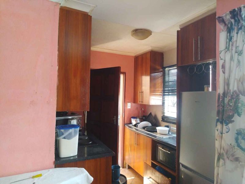 2 bedrooms house for sale in Soshanguve VV - Photo 5