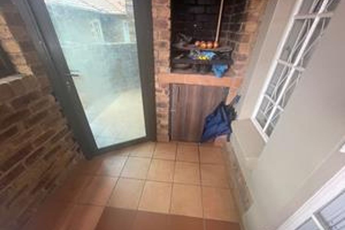 Spacious Family Living in Prime Terenure - Photo 4