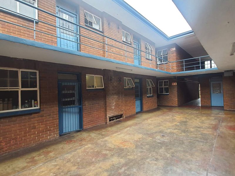 **Starter Apartment in Sunnyside, Pretoria – Ideal for Students or Investors** - Photo 10