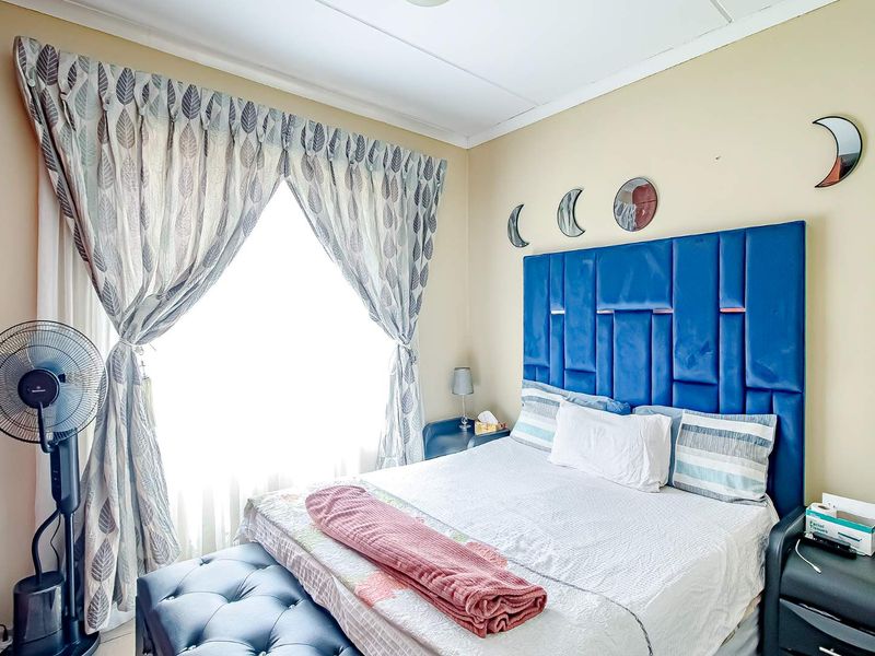 Ground floor 2 Bed 2 bath apartment - Photo 2