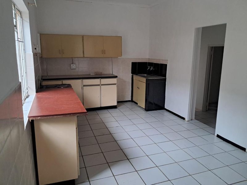 Pet Friendly Twobedroom house for rent - Photo 4