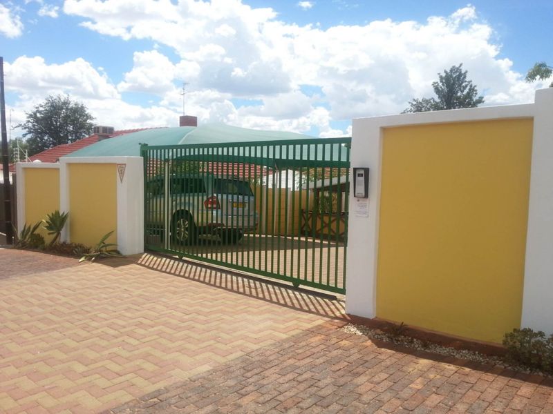 HOUSE FOR SALE WITH OFFICE RIGHTS: - Photo 2