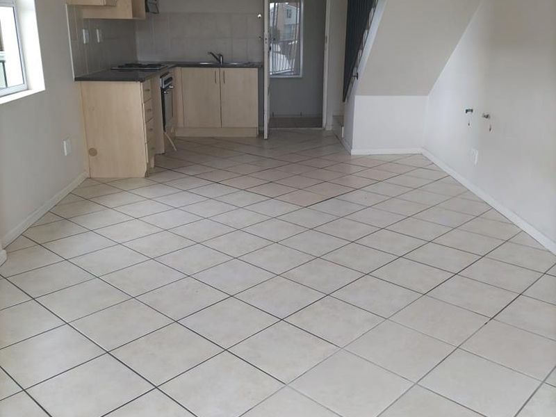 Popular Mont Blanc Complex - Close to all Amenities - Photo 2