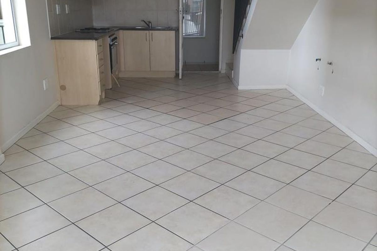 Popular Mont Blanc Complex - Close to all Amenities - Photo 2