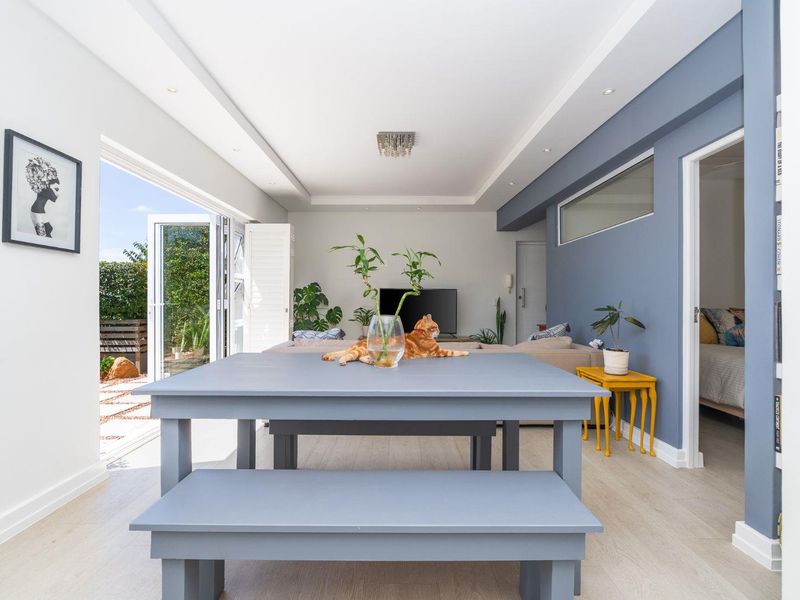 Beautifully Renovated 1-Bedroom with 45m2 Private Garden in Vredehoek - Photo 6