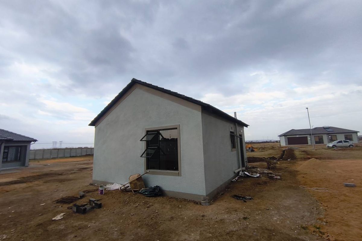 Modern 2-Bedroom House for Sale in Windmill Park Ext 32 - Photo 2