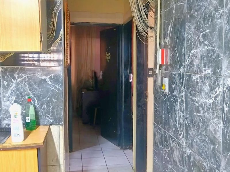 Spacious 3-Bedroom House for Rent in Palm ridge - Photo 10