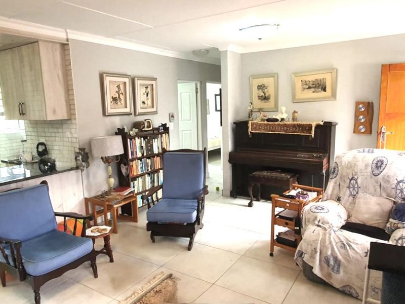 Charming 2 Bedroom unit in Dana-Rust Estate - Photo 10