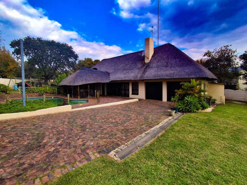 Phenomenal family house for a large family - Photo 2