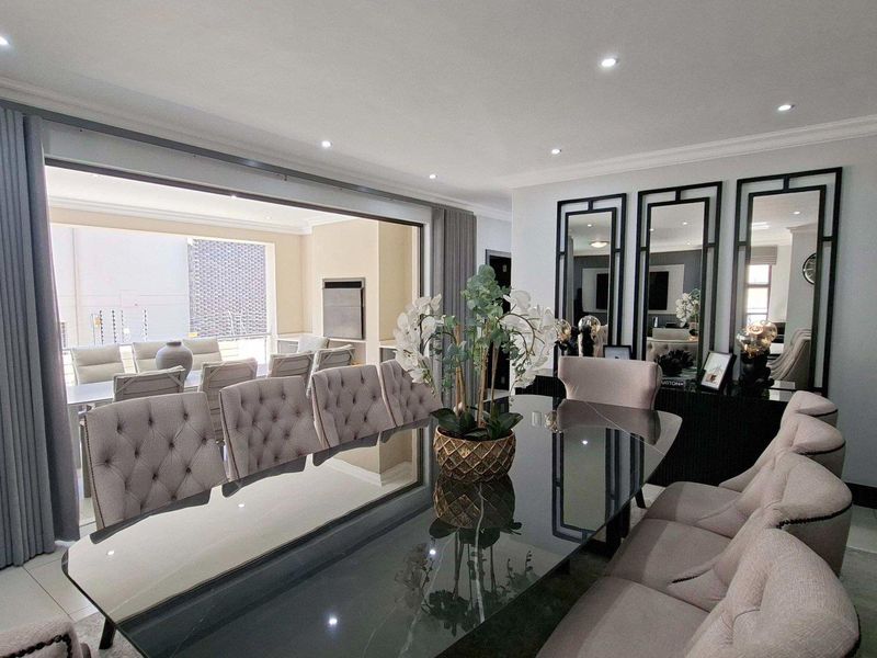 Gorgeous 4 bedroom, 3.5 bathroom Cluster available in Edenburg, Sandton - Photo 4
