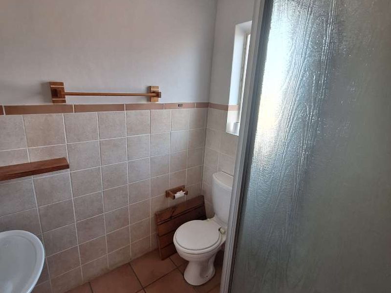 Top Floor Apartment – Spacious, Secure & Perfectly Located in North Riding - Photo 9