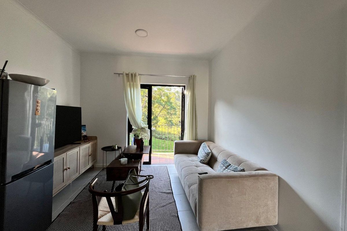 2 Bedroom Apartment with Scenic Views - Photo 5