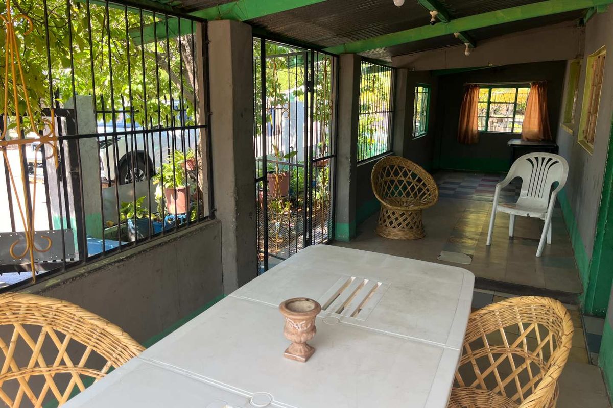 Lovely, Spacious Family Home for Sale in Morning Glory - Photo 3