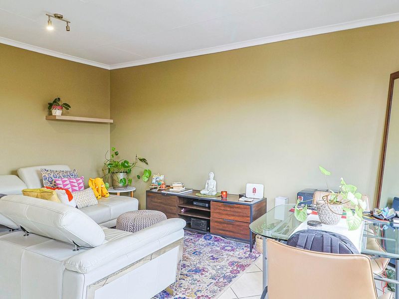 Modern 2-Bedroom Apartment in Secure Estate - Photo 5