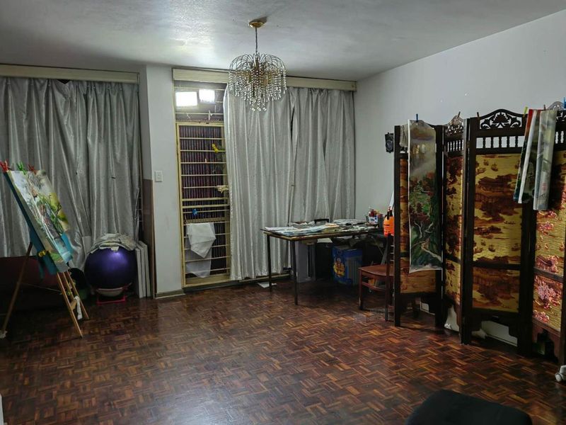 Prime Location Spacious Duplex, Incredible Potential - Photo 2