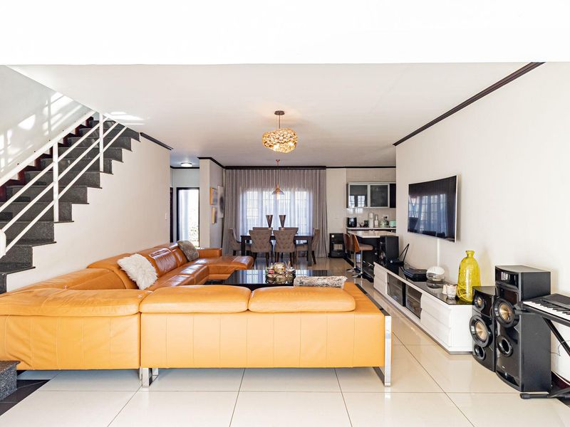 Spacious 3-Bedroom House Available for Sale - Photo 7