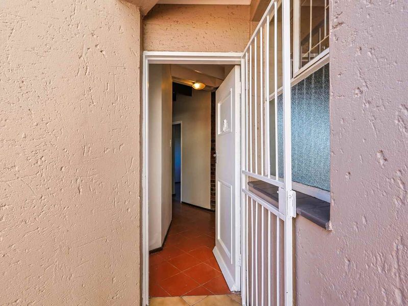 Exceptional Space, Prime Position, Outstanding Value. - Photo 2