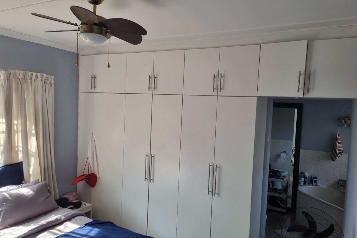 Charming 2 Bedroom House to rent in Beacon Bay - Photo 5