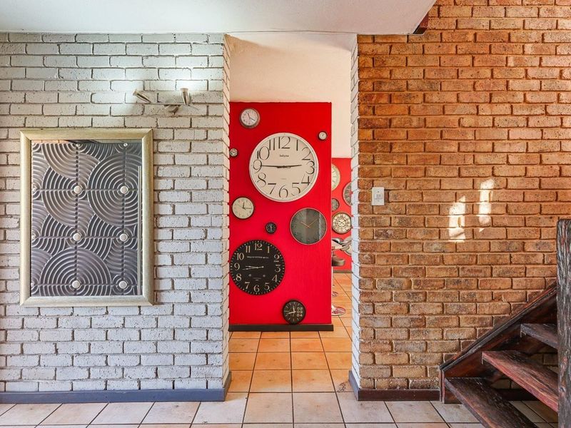 4 Bedroom For Sale , - Photo 5