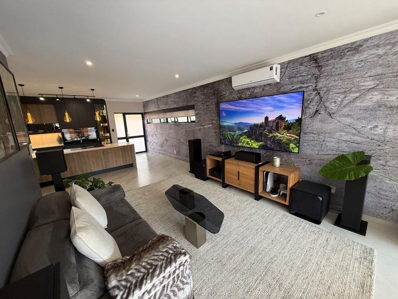 Luxury 4/5-Bedroom Contemporary Residence with Premium Finishes, Smart Home Features & Designer Living - Photo 5