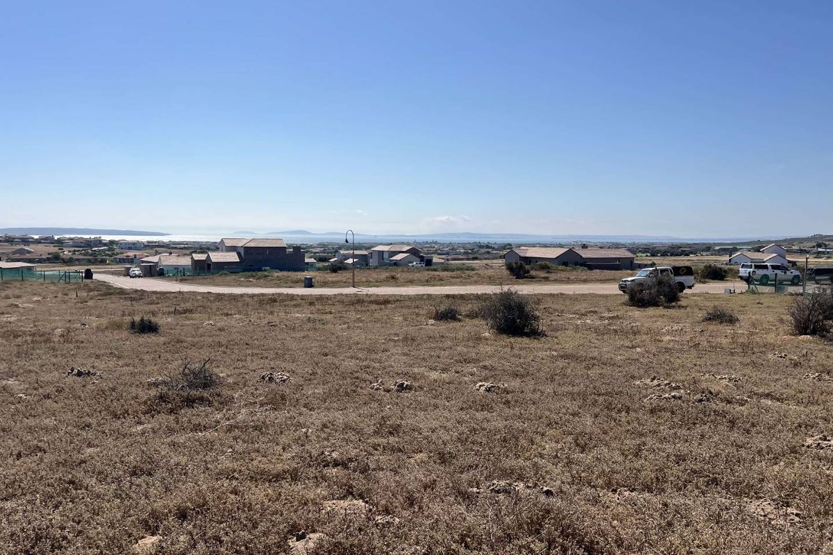 Elevated Lagoon-Views in Lifestyle Estate - Photo 3