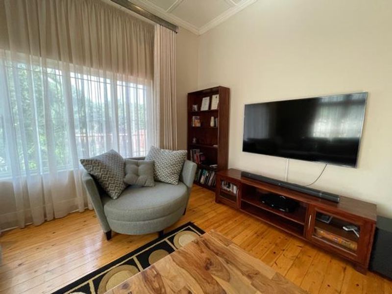 Lovely Spacious Pet Friendly Apartment - Photo 8