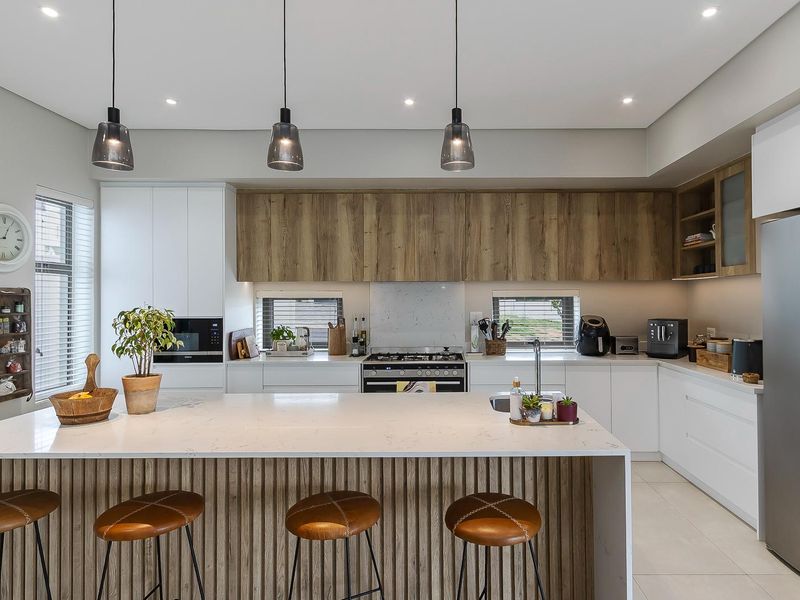 Elegant Family Home in Exclusive Westruther Estate, Paradyskloof – Stellenbosch - Photo 10