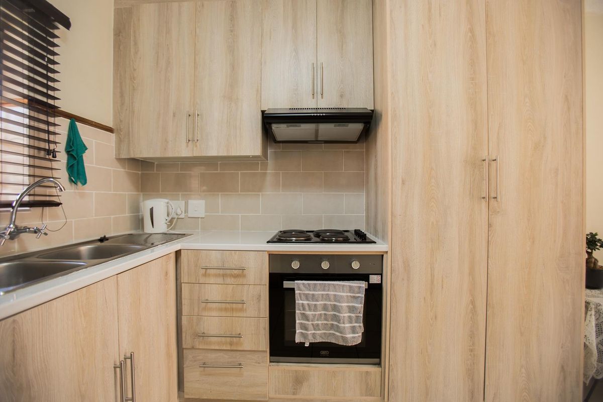 2 Bedroom Townhouse with a Private Garden - Photo 4