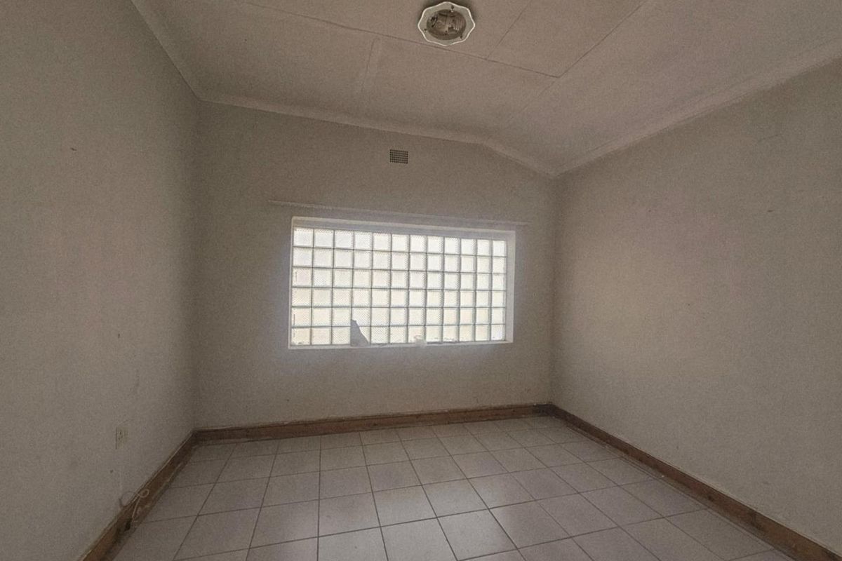 Charming Family Home with Income Potential in a Peaceful Suburb - Photo 3