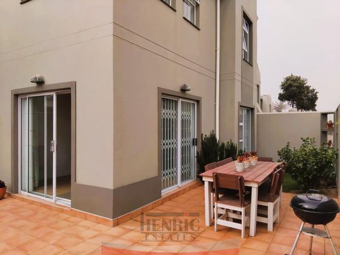 Property #2502604, Townhouse For Sale in Vogelstrand