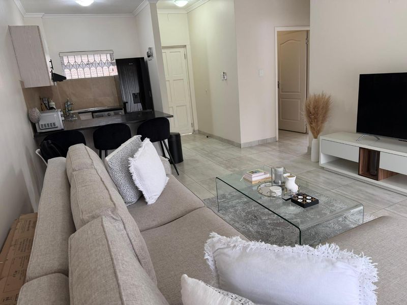 Spacious 2 Bedroom to Rent in Glenwood. - Photo 2