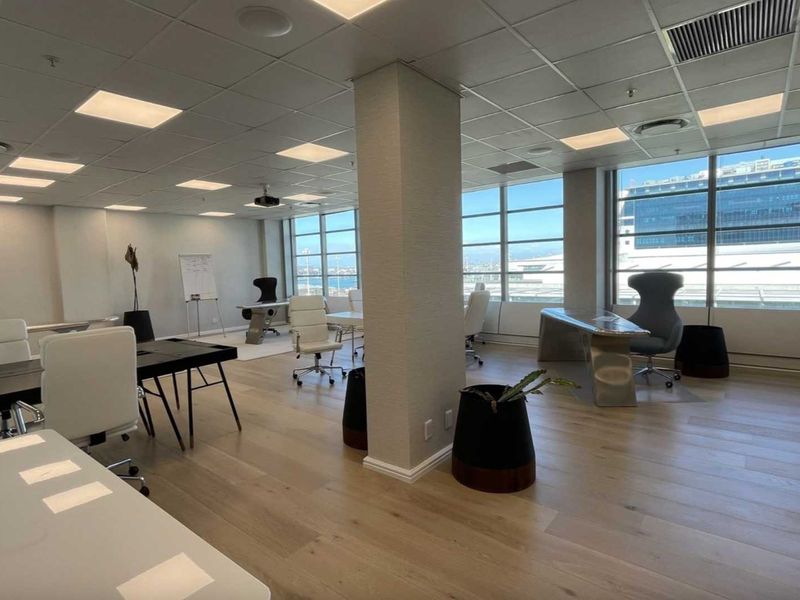 AAA-Grade 339m2 office on 8th floor of convention towers - Photo 5