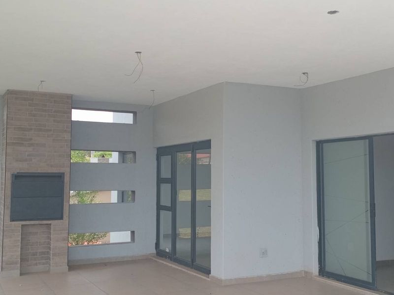 Tranquil property for sale. - Photo 2