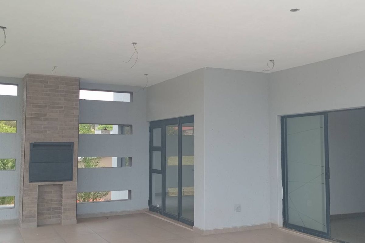 Tranquil property for sale. - Photo 2