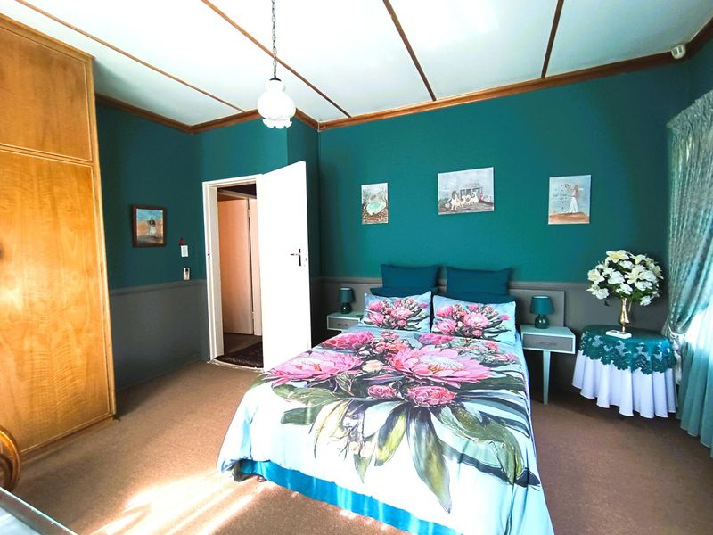 Family Home with Boreholes and Granny Flat - Photo 7