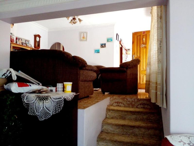 COSY 4 BEDROOM HOME - Photo 8