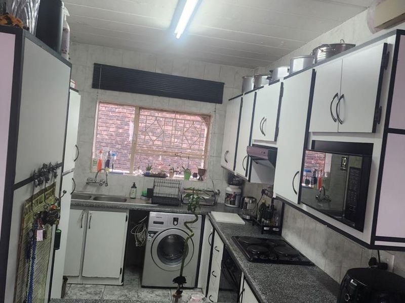 2 Bedroom Apartment for Sale in Croydon - Photo 7