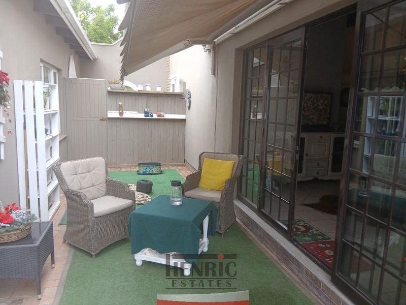 1 x Large house or 2 x smaller houses?    That is the question! - Photo 4