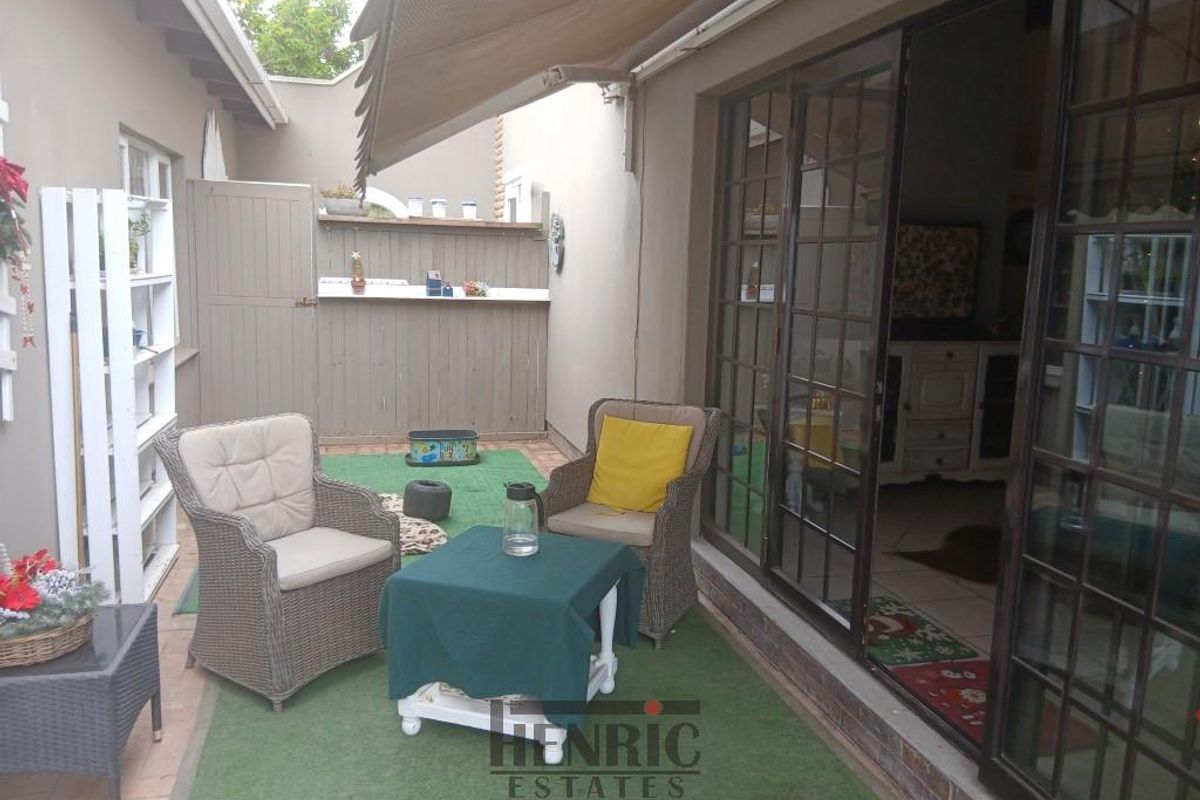 1 x Large house or 2 x smaller houses?    That is the question! - Photo 4